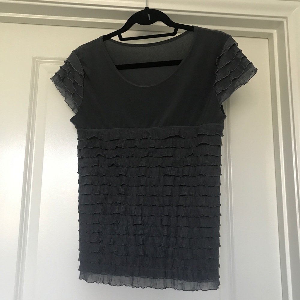 🚫SOLD!!🚫 Dark Grey Ruffled Top